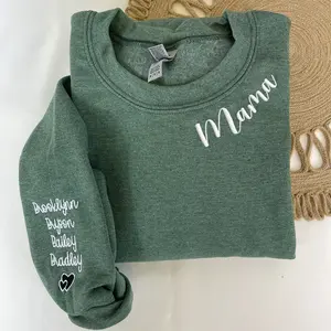 Custom Mama Sweatshirt with Kids’ Names on Sleeve, Embroidered Mom Crewneck, Personalized Mother’s Day Gift, Minimalist Mommy Pullover