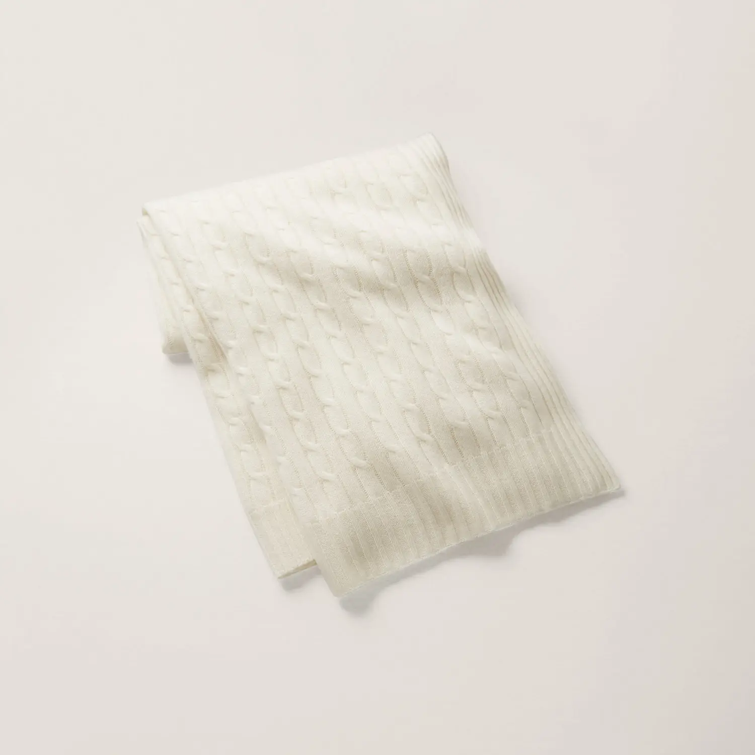 Ralph Lauren Home - The Iconic Cable Cashmere Throw Blanket Ralph Lauren Home - The Iconic Cable Cashmere Throw Blanket