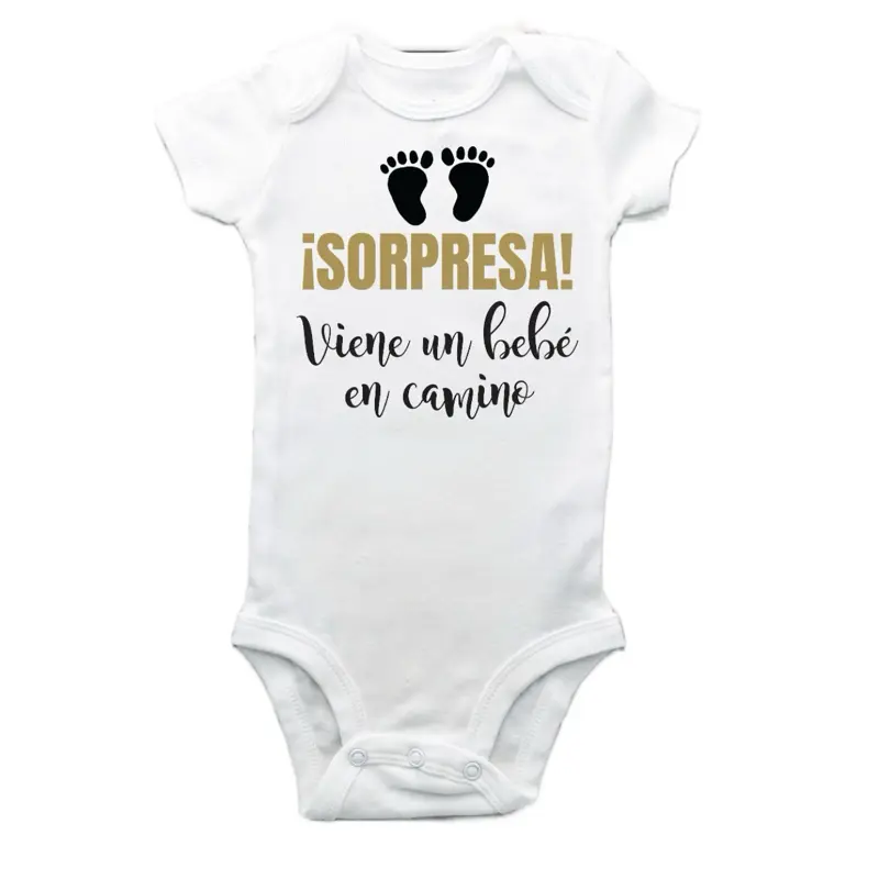 Anuncio de Embarazo - Pregnancy Announcement - Sorpresa viene un bebe en camino bodysuit nb