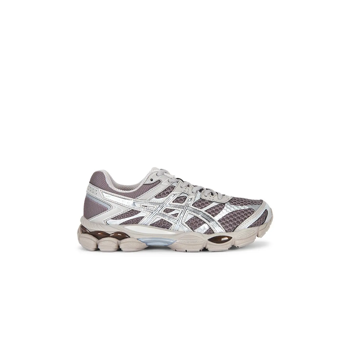 Asics Gel-Cumulus 16 Sneaker in Cocoa Powder & Pure Silver