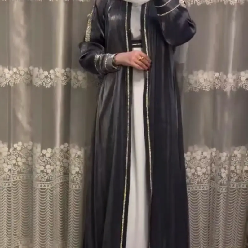 Silver Moon Abaya *t