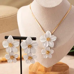 2Pcs Flower Jewelry Set for Women, Gold Plated Floral Drop Earrings and Pendant Necklace, Statement Fashion Jewelry for Wedding Bridal Party, Elegant Boho Accessories Gift for Her