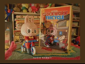 (Iris  DH9063)  LABUBU - Clockwork Tricycle
