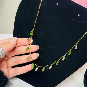 Elegant Green Beaded Necklace Minimal Everyday Jewelry with Delicate Chain and Vibrant Gemstones for Stylish Outfits