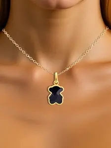 18K Gold Plated Dainty Bear Pendant Necklace with Black Bear Acrylic, Chic Animal Charm Jewelry for Women, Ideal Valentine's Mother's Day Gift for Daily, Party & Carnival Wear