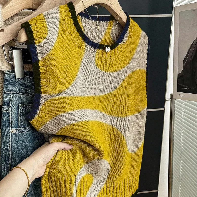 Women's Loose-Fitting Round Neck Top, Casual Vest, Deep Blue Color Block Print Design, Perfect for Spring & Summer, Colorblock Knit Vest, Knit Vest Tops, Sleeveless Vests
