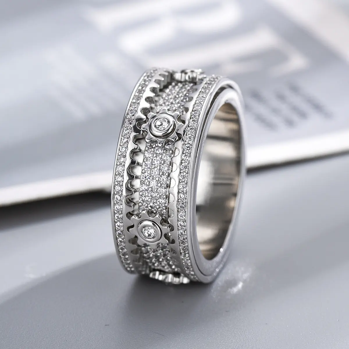 Full Diamond Rotating Gear Engagement Ring for Couples - Fashionable and Unique Jewelry