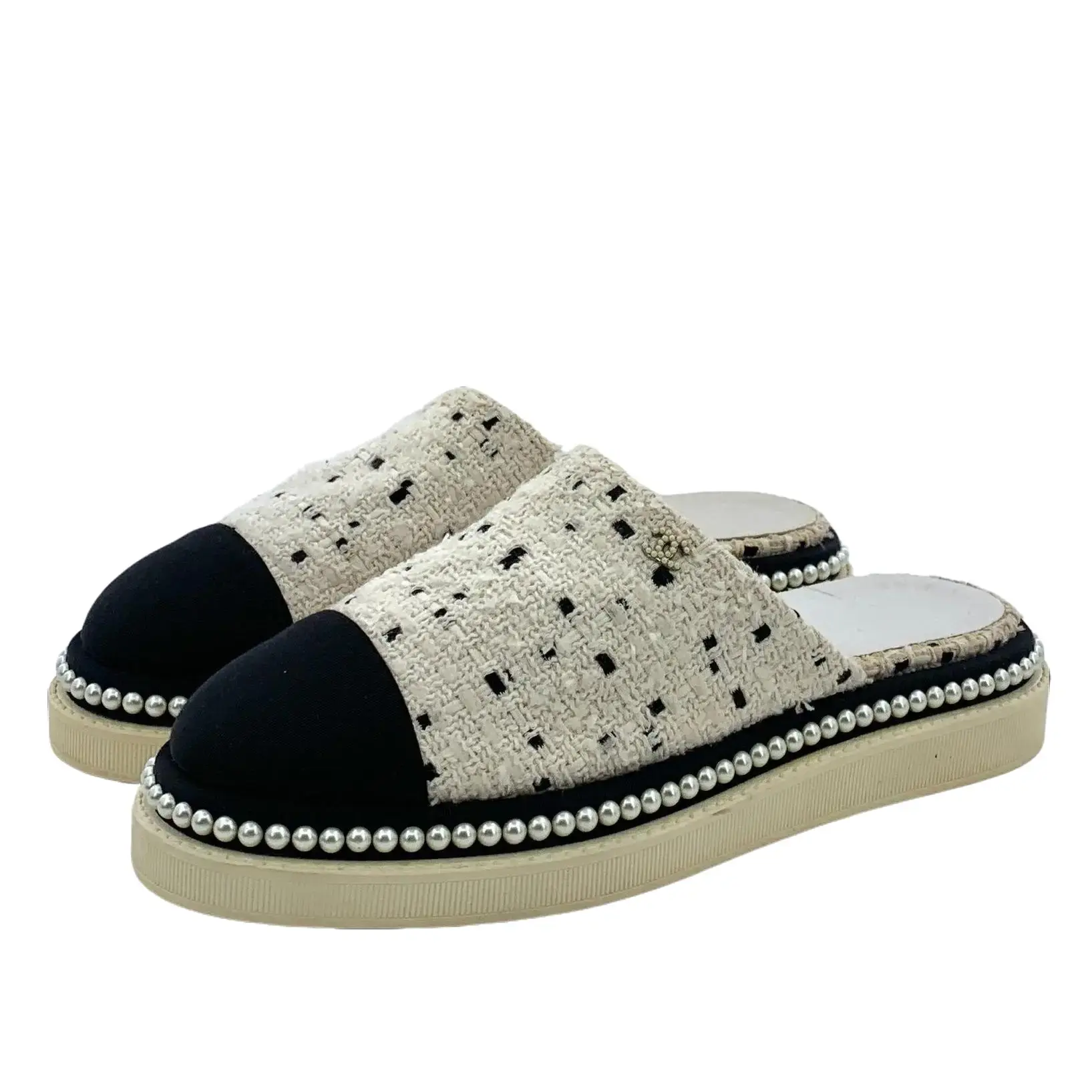 RDLT-Chanel Size 38 Black White Color Block Woven Pearl Trim Casual Flat Closed Toe Mules-X38355