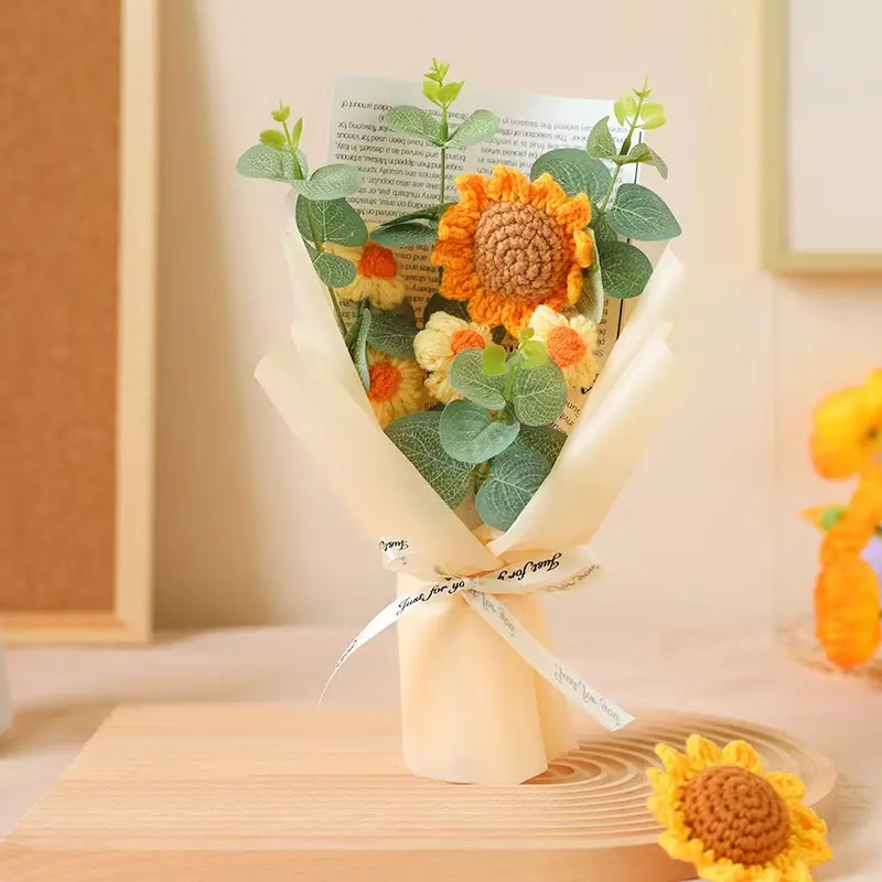 Knitted Sunflower Bouquet - Cream