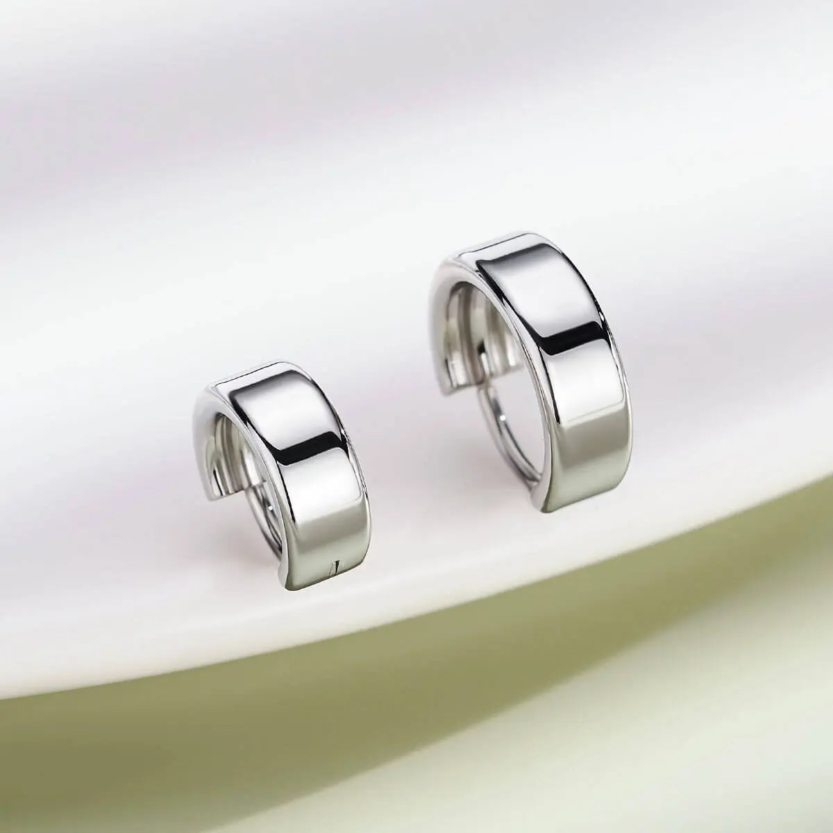 OUFER BODY JEWELRY 20G 316L Stainless Steel Textured Hinged Segmented Hoop Nose Ring, Unisex Daily Wear Fashion Body Jewelry, Hinged Nose Hoop, Nose Rings