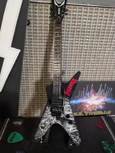 DIMEBAG DARRELL -B&W Southern Trendkill ML 1:4 Scale Replica Guitar ~Axe Heaven~
