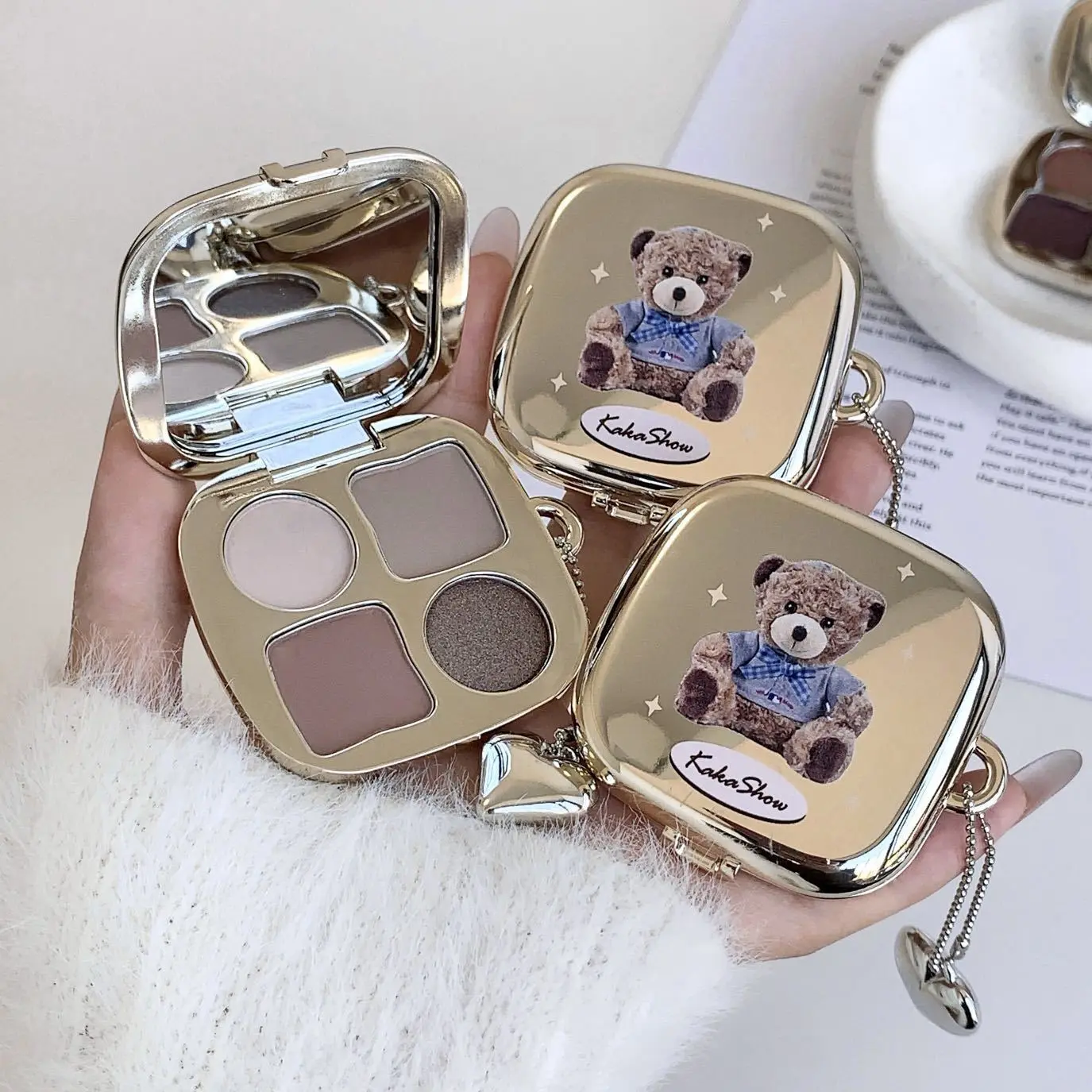 Kakashow Glow & Shadow Bear 4-Color Eyeshadow Palette - Portable Charm Design, Features Easy-Blend, Low-Saturation Shades for a Natural Everyday Aura Look