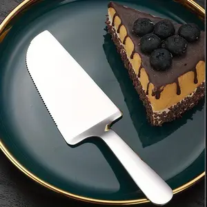 Stainless Steel Cake Spatula: The Perfect Kitchen Baking Tool for Birthday Cakes, Desserts, Fruits, Pizzas & More!