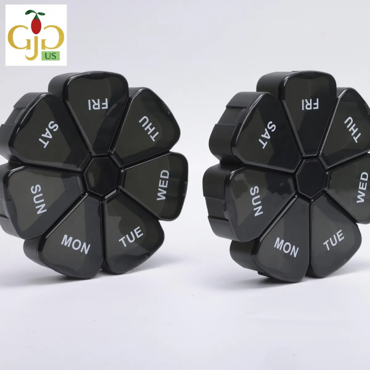 Health Care 7-Compartment Portable Petal Pill Box PP Material 12x12x2.5cm Lid Resealable Organizer Small Storage Container