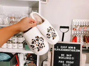 Leopard Paw Print Sherpa Slippers