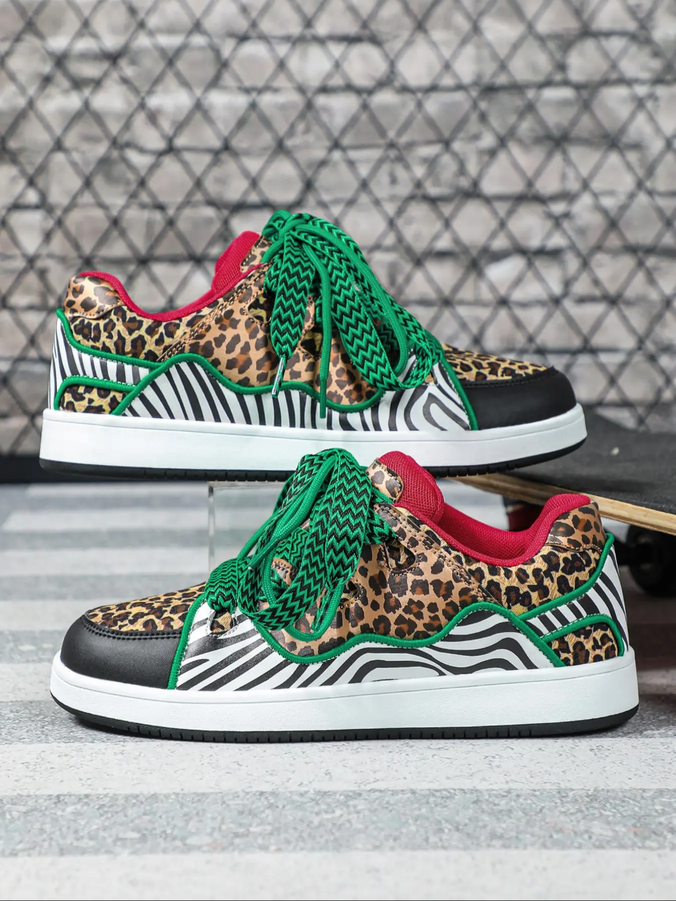 Men's Leopard Print Skate Shoes, Comfortable Breathable Low Top Casual Sports Shoes, Walking Sneakers, Trendy Walking Sneakers, Perfect for Christmas Gift, Travel, Outdoor Activities, Lightweight Casual Sneakers, Pu Textile Sneakers