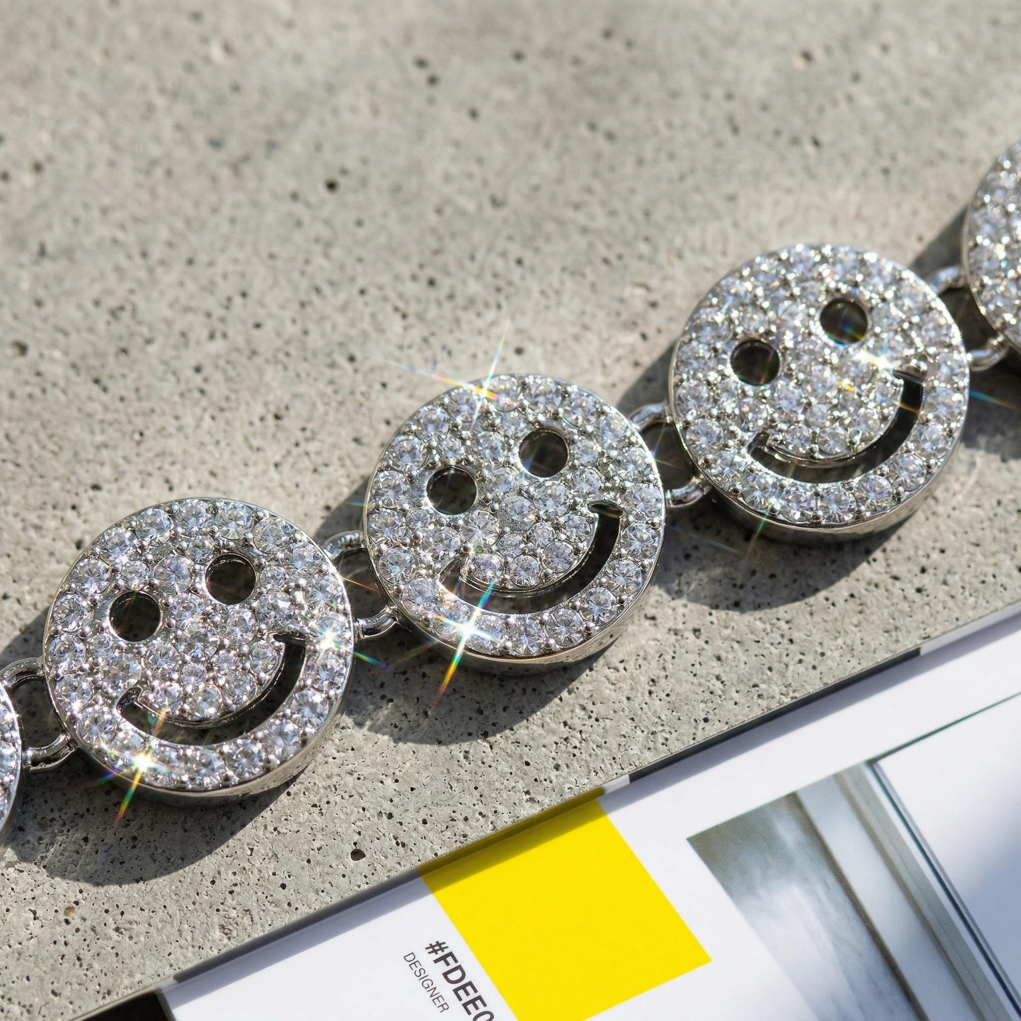 Hip-Hop Alloy Smiley Face Necklace & Full-Rhinestone Cuban Link Bracelet — Interlocking Ring Design, Edgy Punk Style (Unisex)