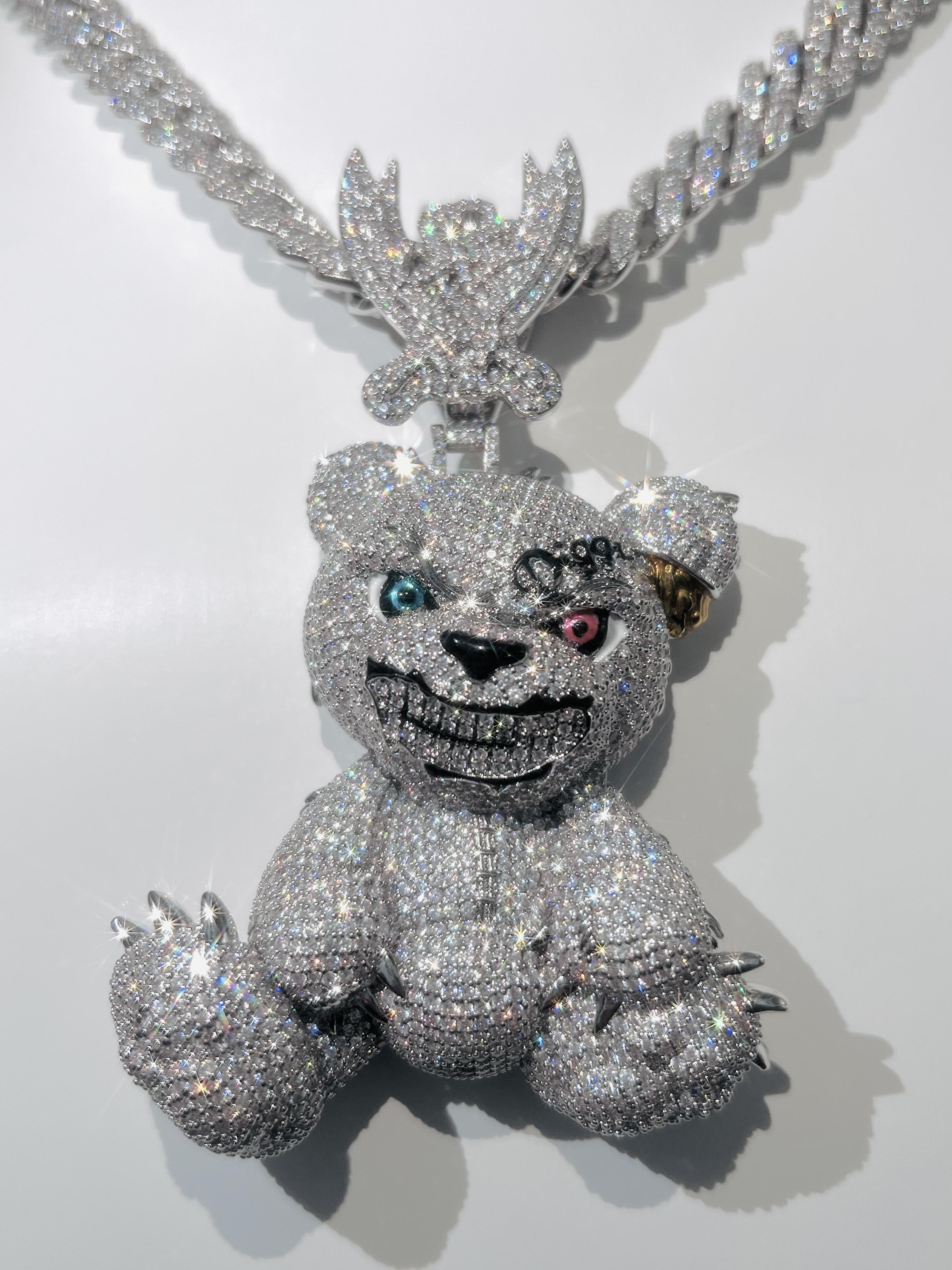 Luxury Little Ice Bear Customized Pendant Ice Crystal Electroplating Process Full Diamond Luxury Pendant Hip Hop Style Little Bear Silicone Diamond Path Tester Gold Plated Fashion Trend Hip Hop Street Culture Jewelry, Father's Day and Mother's Day Gifts