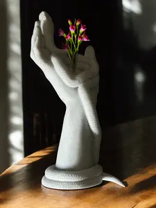 Snake Hand Vase - Unique Gothic & Boho Design with Open Palm and Serpent, Ideal for Dried Flowers, Succulents & Table Centerpieces