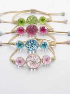 Handmade Dried Flower & Glass Bead Bracelet | Elegant & Versatile Jewelry Gift