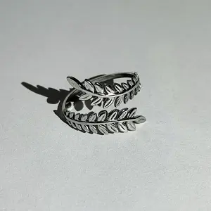 Vines Wrap-Around Ring / Sizes 4-12 US / Stainless Steel / Adjustable