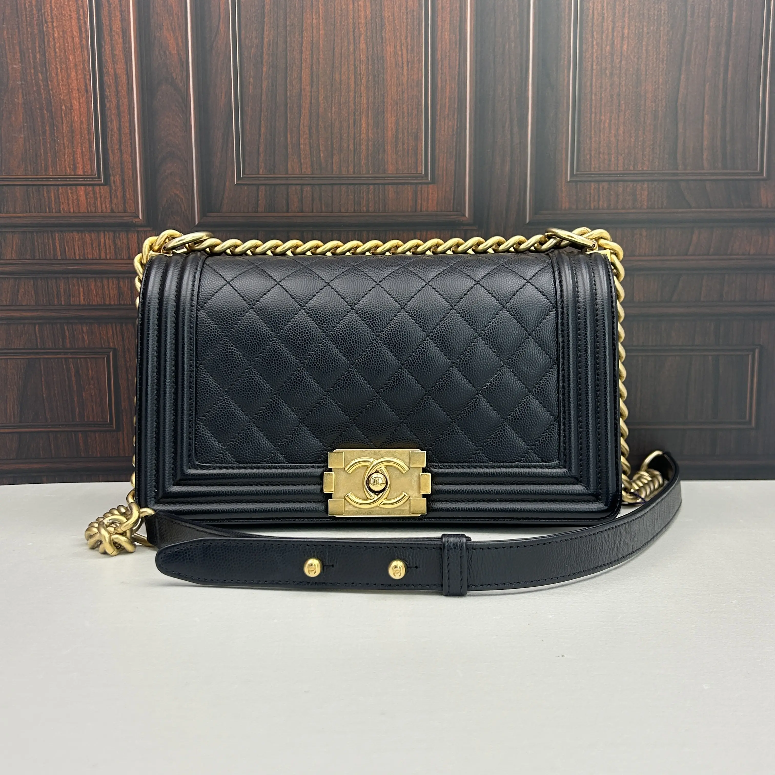 Pre-owned CHANEL Le Boy Medium Chain Bag in Black Caviar Leather with Gold Tone Hardware 888