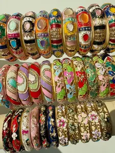 5/7pc Random Color Geometric Textured Vintage Elegant Luxury Palace Enamel Bangle Bracelets, Colorful Resin Stone Hollow Line Flower Butterfly Bracelets