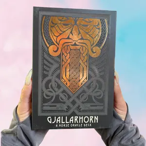 Gjallarhorn: A Norse Oracle Deck - Matt Hughes