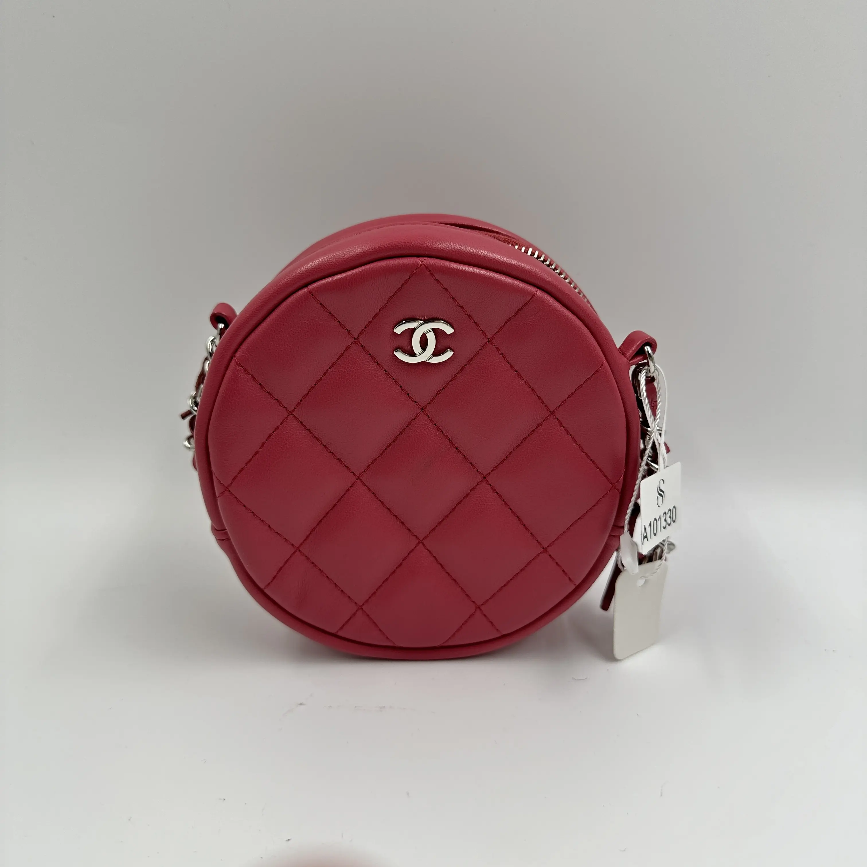 Pre-owned CHANEL Lambskin Quilted Round Clutch With Chain A101330