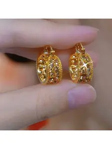 A pair of simple and versatile coffee colored hoop earrings, high-end earrings, a gift for women, holiday gifts, suitable for daily wear