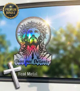Dios Por Delante Holographic Car Sticker + Metal Cross Badge Set - Large Praying Jesus Decal for Truck/Auto - Calcomanía Religiosa Gift for Men
