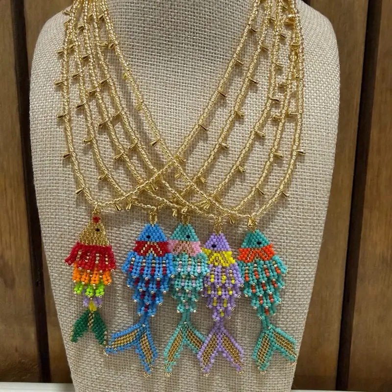 Beautiful fish necklaces in Miyuki in different colors.