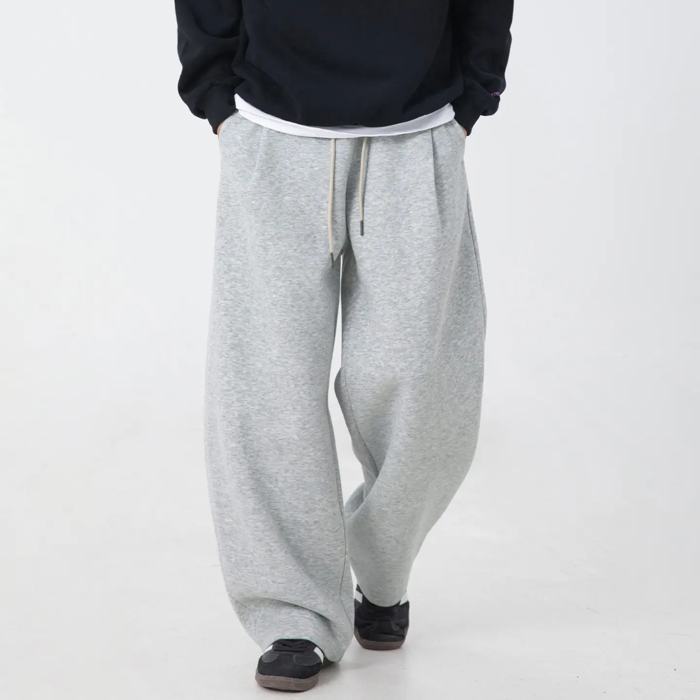 Heavyweight textured pleated casual pants; men’s autumn new straight-leg loose long pants; trendy streetwear silhouette sweatpants; loose straight-leg elastic-waist casual jogger pants