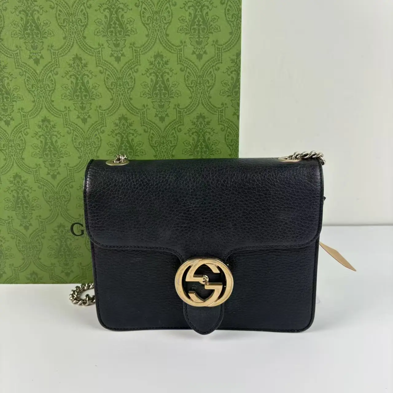 Pre-owned GUCCI Interlocking G Chain Shoulder Bag