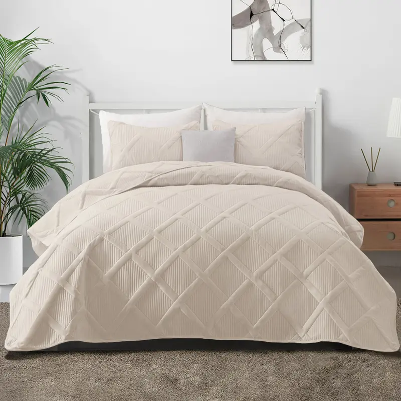 Exclusivo Mezcla Classic Striped Geometric Comfy Breathable Quilt Set - 2/3-Piece Household Bedding Set with Pillow Shams, Lightweight All-Season Bedspread for Bedroom Decor & Aesthetic Home Decor