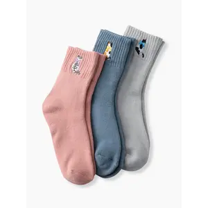 Cider [one-size] 3 Pairs Cat Pattern Crew Socks Set