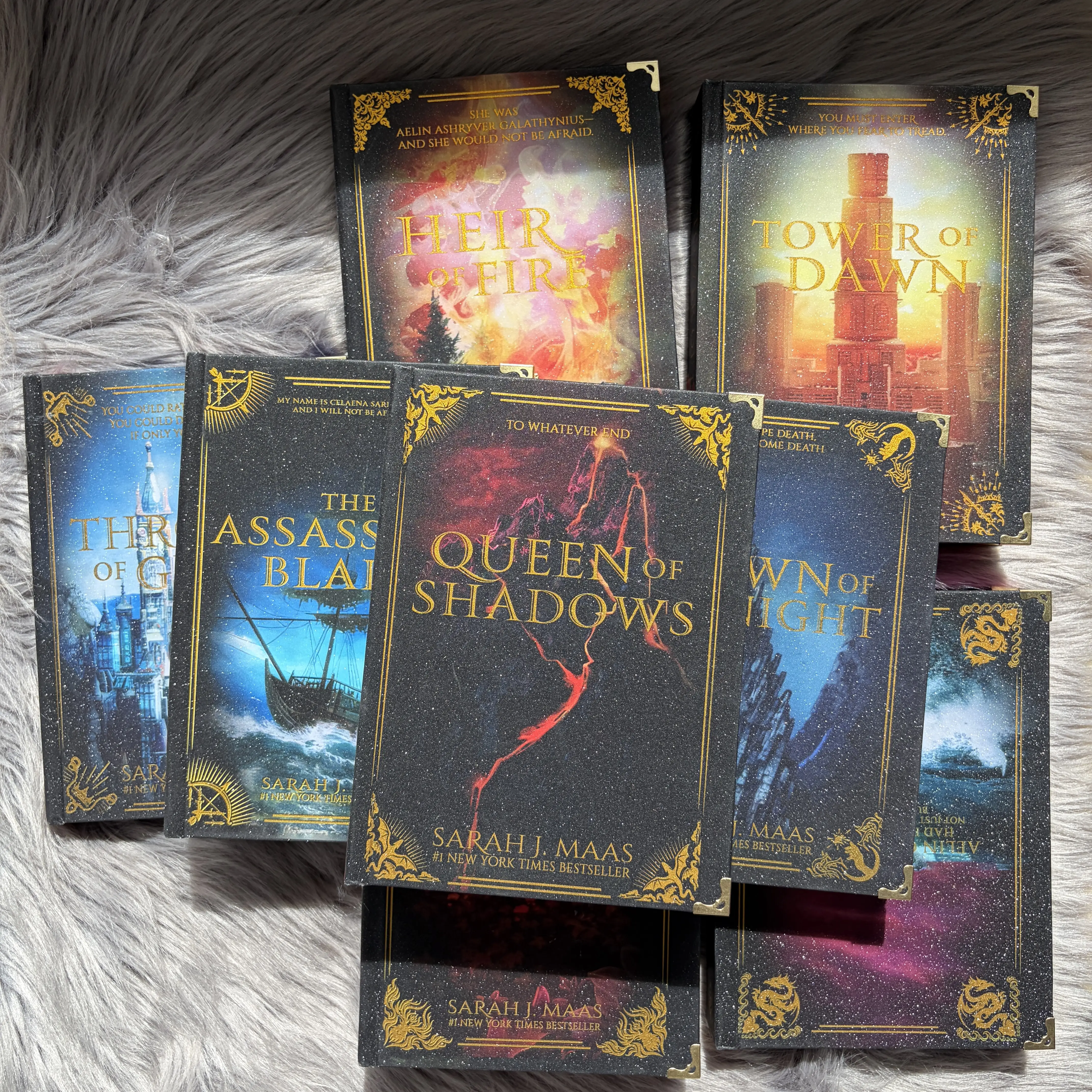 Throne of Glass 8-Book Hardcover Collection – Full-Color Illustrated Page Edges, Metal Corner Protectors, Fantasy Collector Set