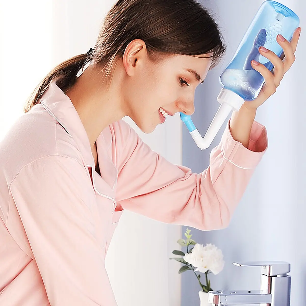 1 pc 300ml Nasal irrigation bottle, sinus cleaning bottle, sinus rinse, Nasal Wash Cleaner, adult nasal cleaner, nose cleaner and cleaning device, cleaning tools, household essentials