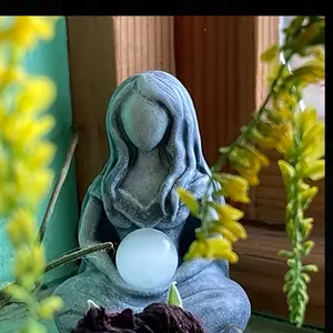Mini Mother Gaia/Mother Earth Goddess Statue