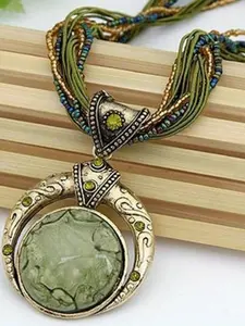Bohemian Style Elegant Statement Necklace for Women Gemstone Pendant Gold Alloy Chain Suitable for All Seasons Party Festival Daily Formal Occasion Jewelry Gift Classic Design