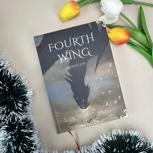 Fourth Wing Deluxe Hardcover Edition (The Empyrean Series by Rebecca Yarros)