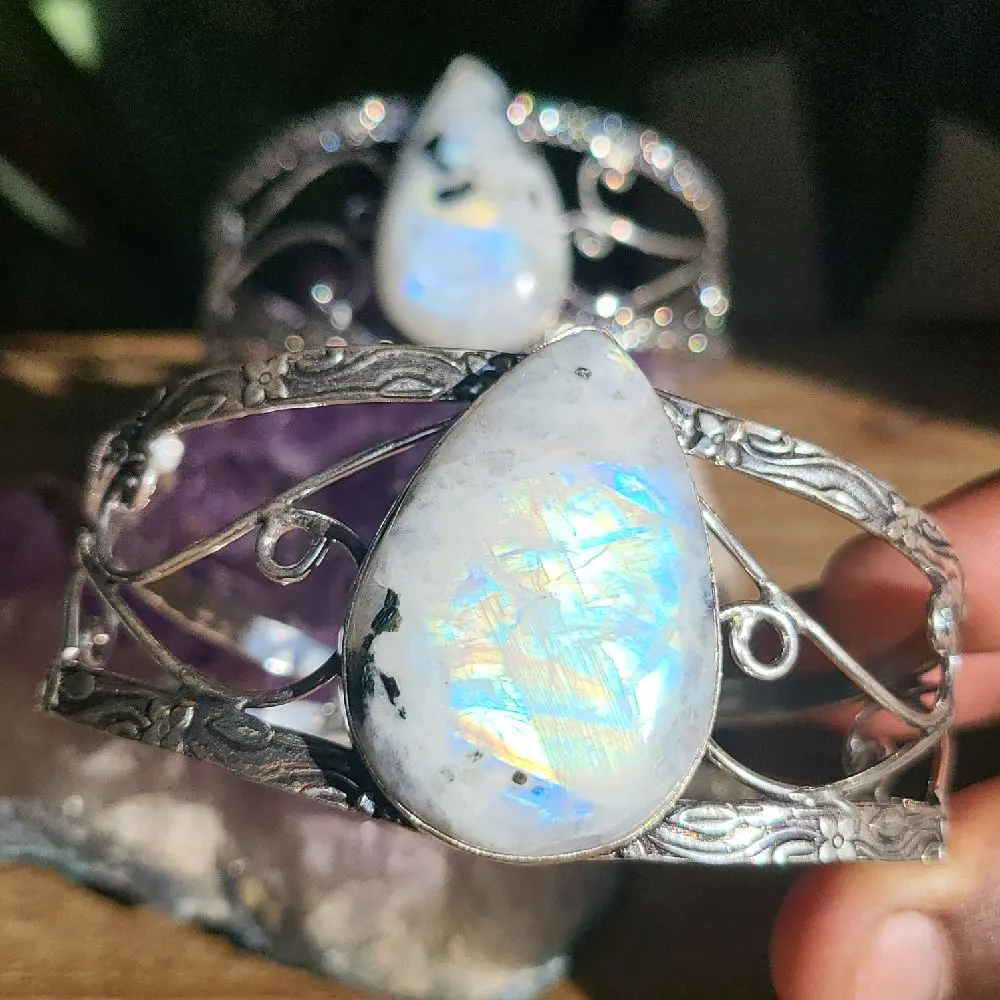 1 Large Rainbow Moonstone