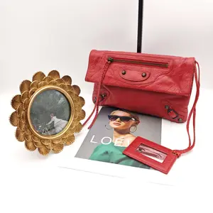 Pre-owned Balenciaga Leather Clutches & Wristlets Balenciaga/Crossbody Bag/NZB29194