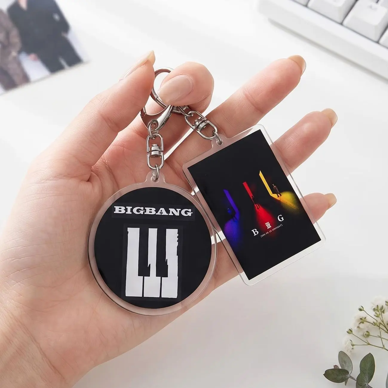 2 ops Kpop Group Acrylic Keychain, Concert Tour Bag Charm, Fan Collectible Pendant, Music Fan Accessory, Kpop Fan Gift