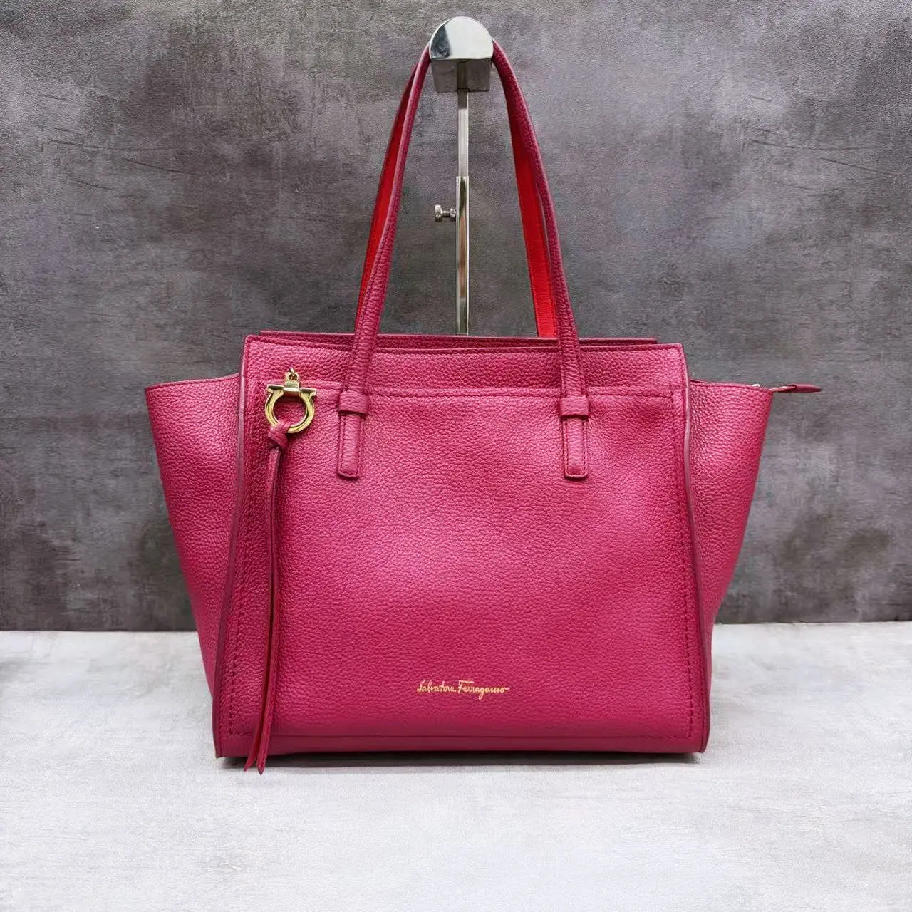 Pre-owned SALVATORE FERRAGAMO Leather Shoulder Bag D0630021818