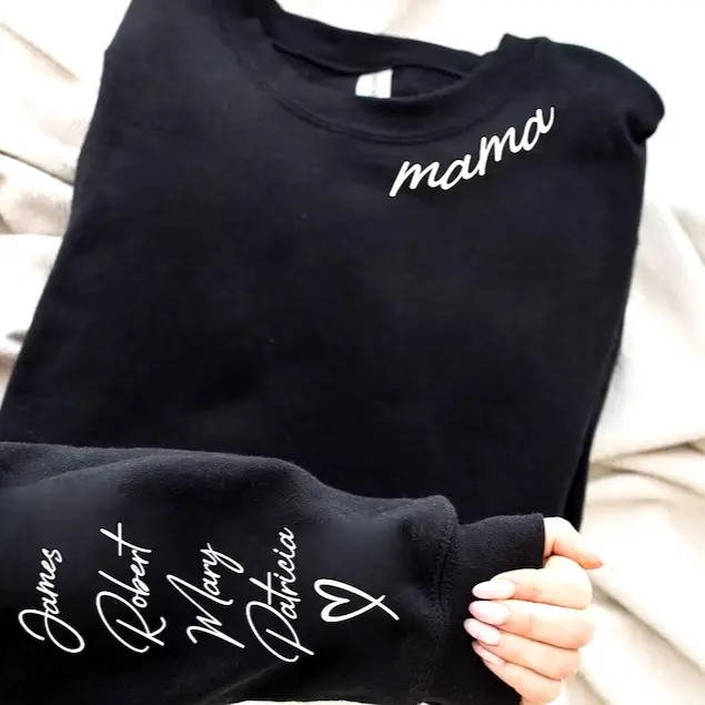 MAMA neck Personalized sweatshirt with kids name on sleeve. Soft Womenswear