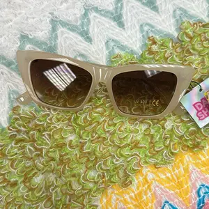 Women’s sunglasses and three different colors