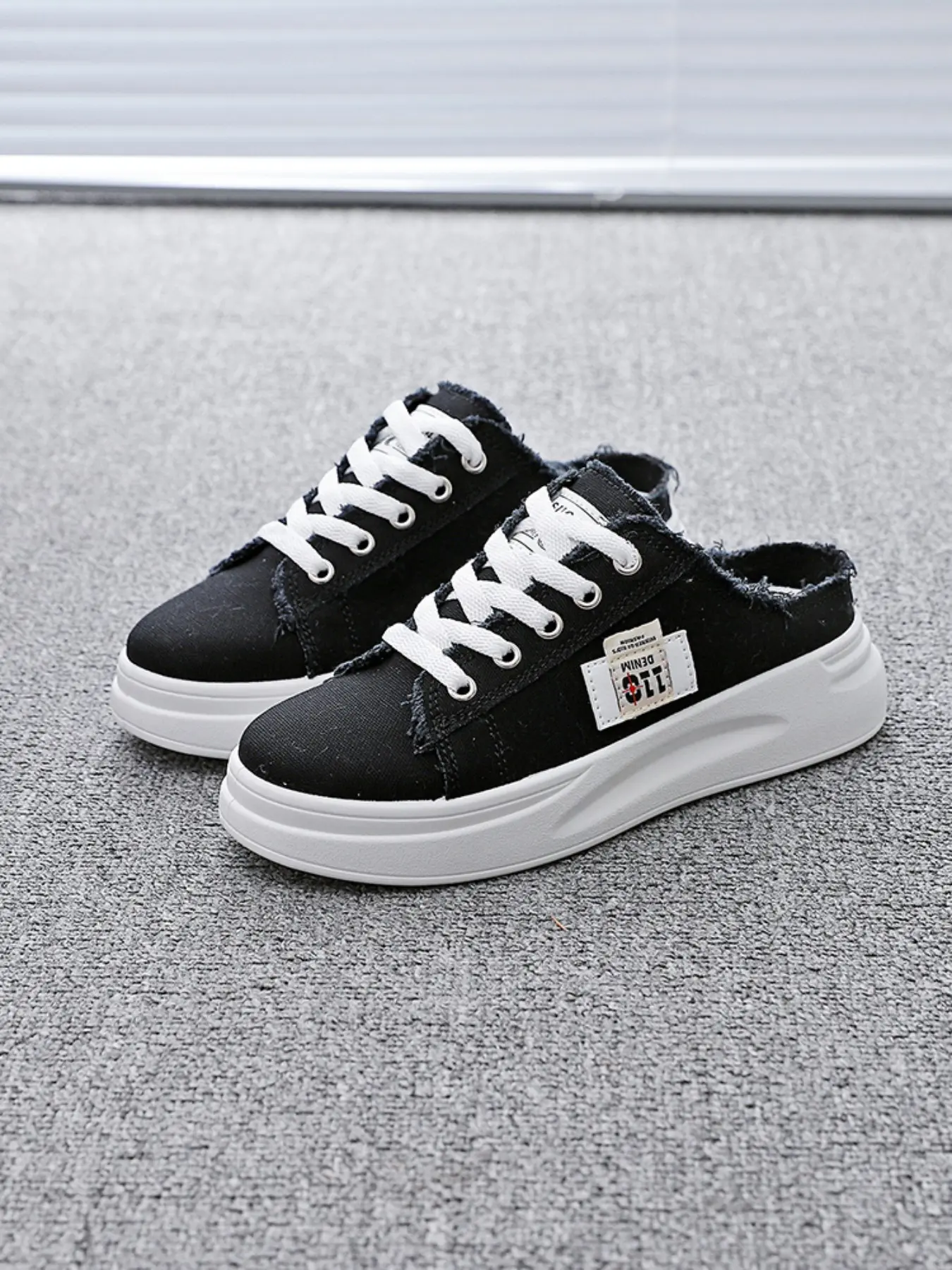 New Summer Women's Canvas Shoes, Thick Sole Textile Slippers, Fashionable Slip-On Sneakers, Casual Half Sandals for Outdoors