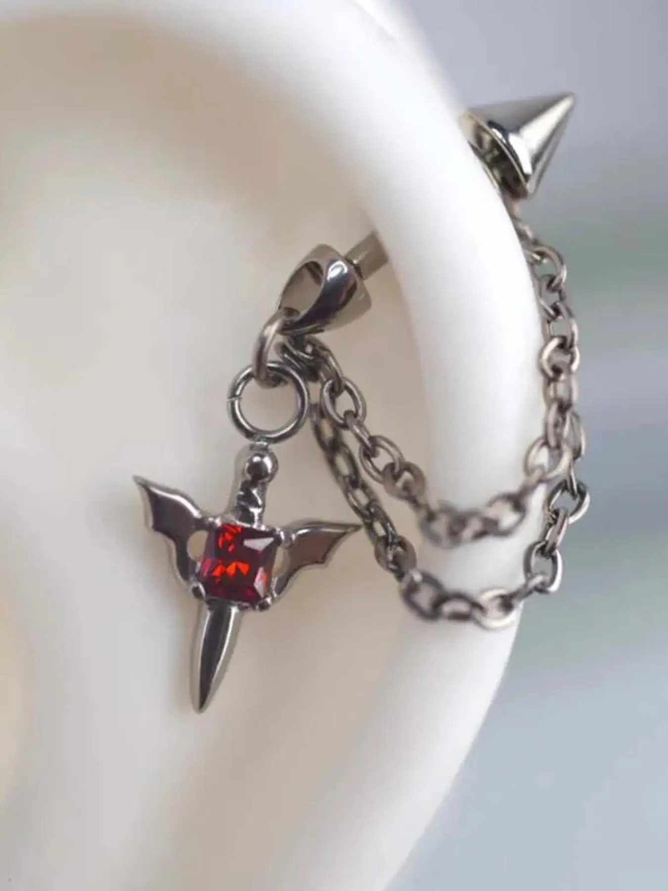 Dark Punk Zircon Wing Stainless Steel Chain Demon Ear Cuff, Unisex Fashion Streetwear Party Jewelry, Unique Personalized Punk Style Earrings, Zircon Stud Earrings