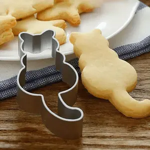 Cat Shaped Cookie Cutter, 5 Counts/set Stainless Steel Cookie Cutter Mold, DIY Biscuit Mold, Cookie Stamp Cutters, Baking Tools for Home Kitchen